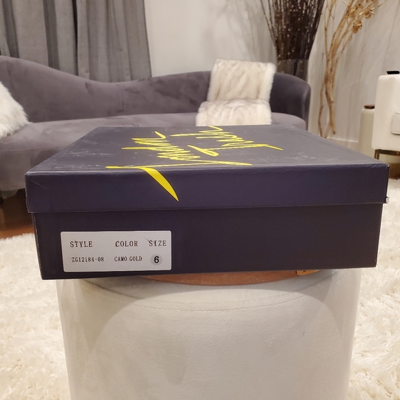 London Trash - Camouflage Print Pumps (36) - Picture 5 of 5